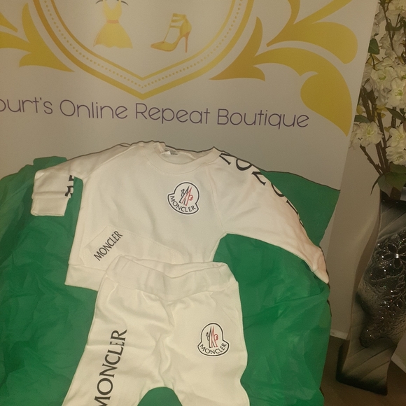 Moncler set - Picture 2 of 2